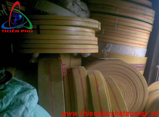 băng tải màu vàng